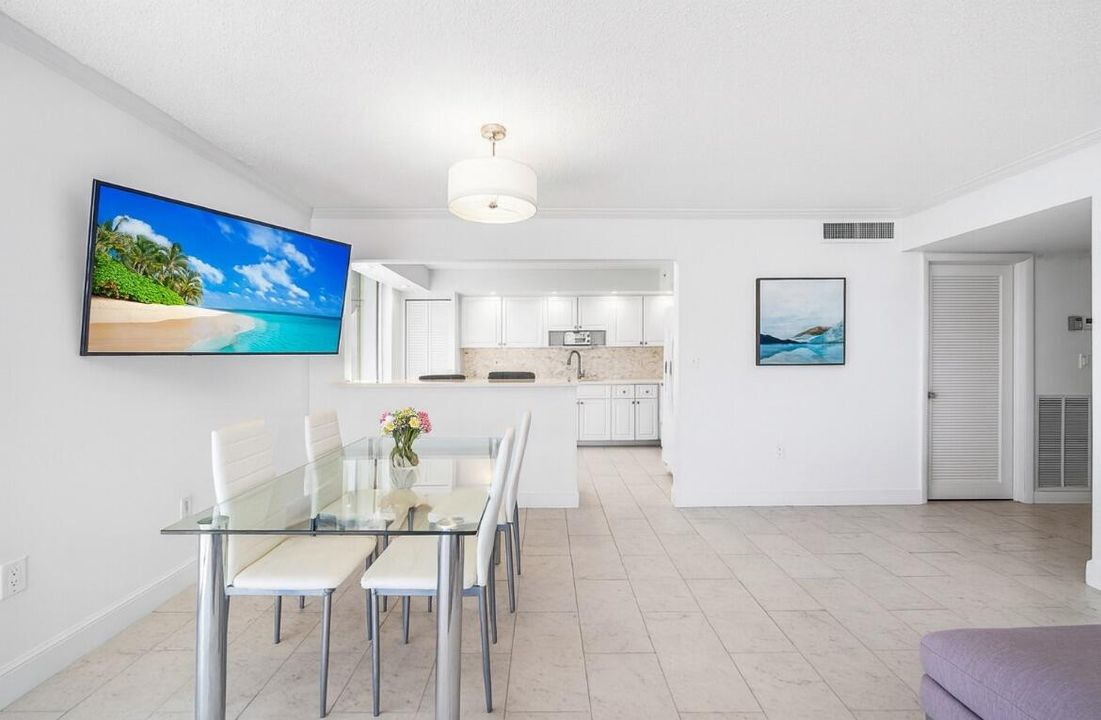 For Rent: $10,000 (2 beds, 2 baths, 1360 Square Feet)