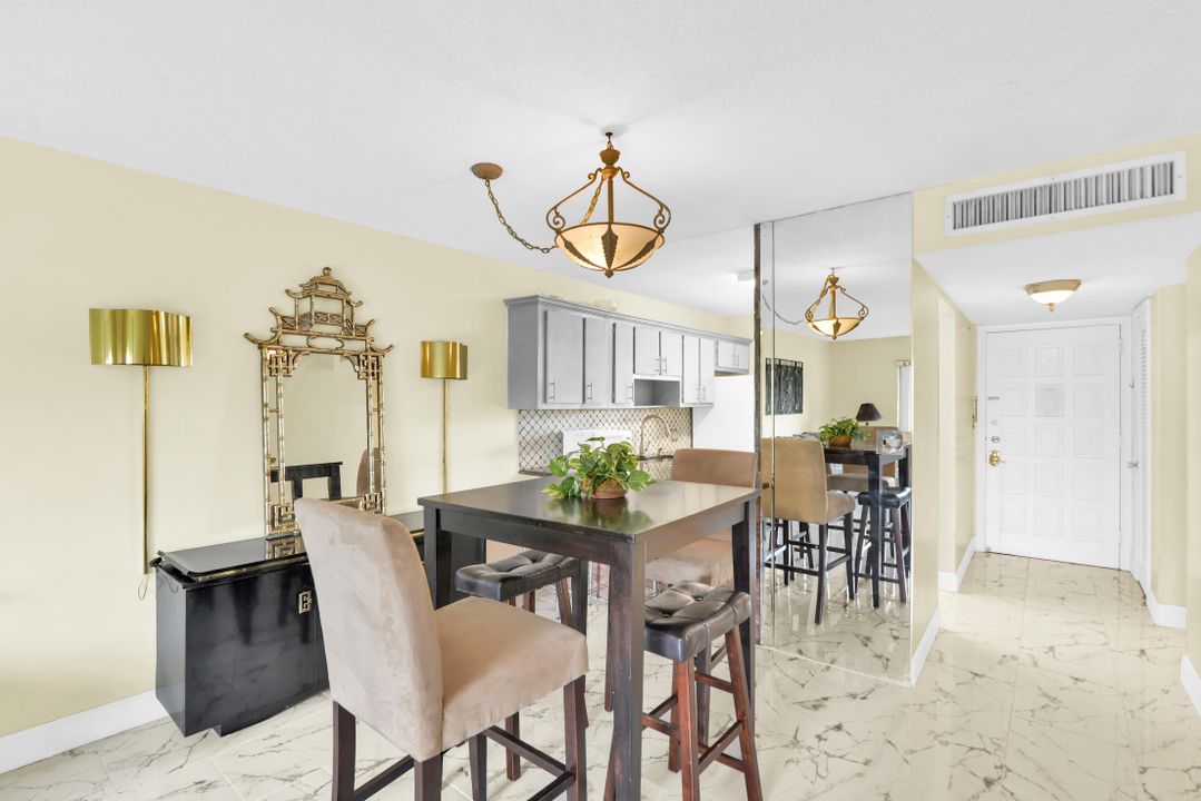 Active With Contract: $159,000 (1 beds, 1 baths, 761 Square Feet)