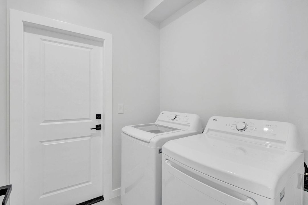 For Sale: $309,999 (3 beds, 2 baths, 1546 Square Feet)