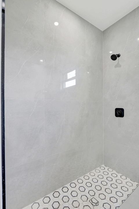 For Sale: $309,999 (3 beds, 2 baths, 1546 Square Feet)