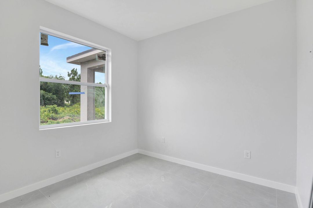 For Sale: $309,999 (3 beds, 2 baths, 1546 Square Feet)