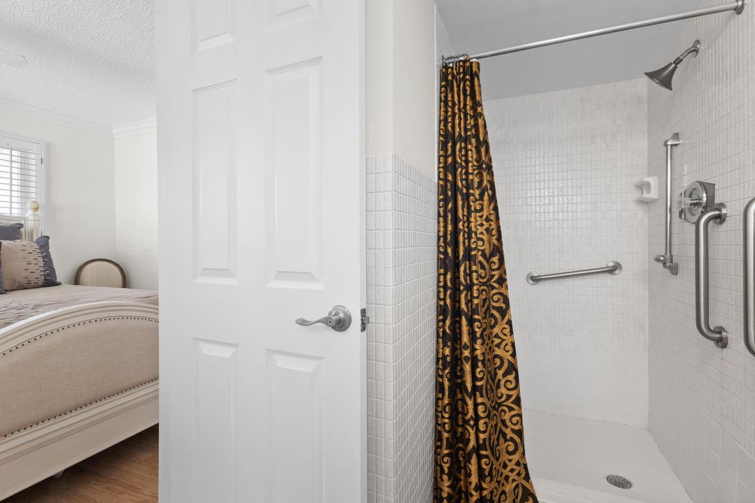 For Sale: $339,999 (2 beds, 2 baths, 1224 Square Feet)