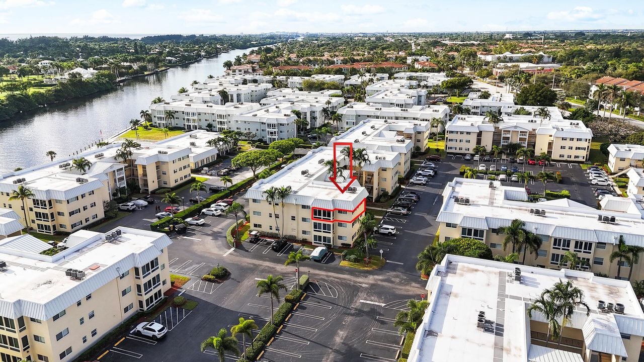 For Sale: $339,999 (2 beds, 2 baths, 1224 Square Feet)