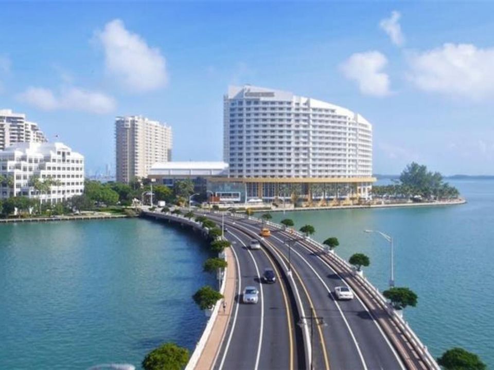 For Rent: $4,700 (2 beds, 2 baths, 1278 Square Feet)