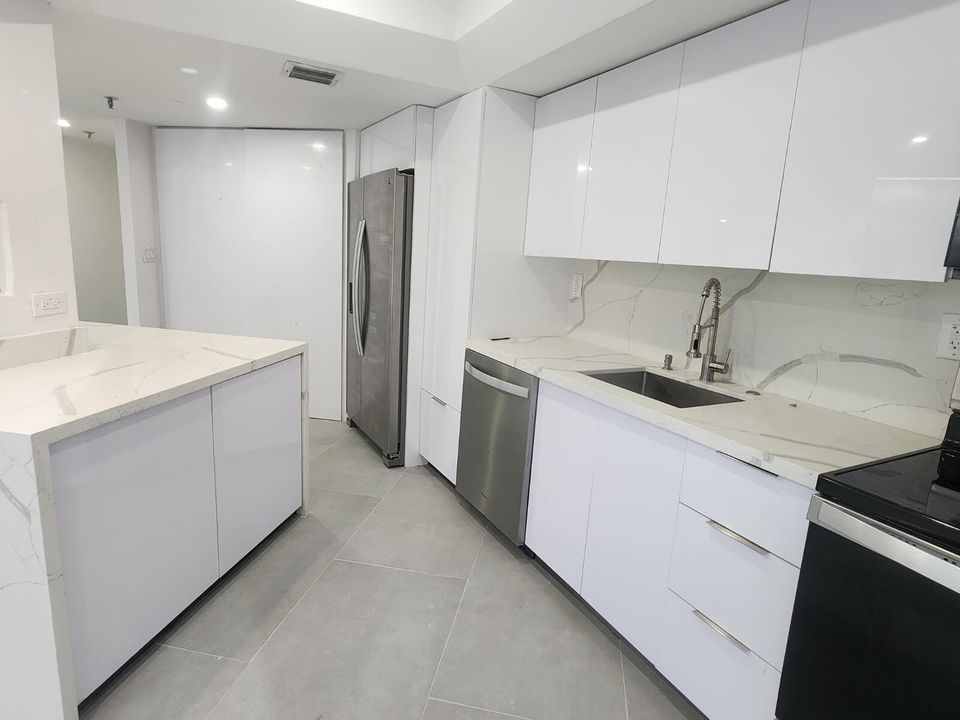 For Rent: $4,700 (2 beds, 2 baths, 1278 Square Feet)