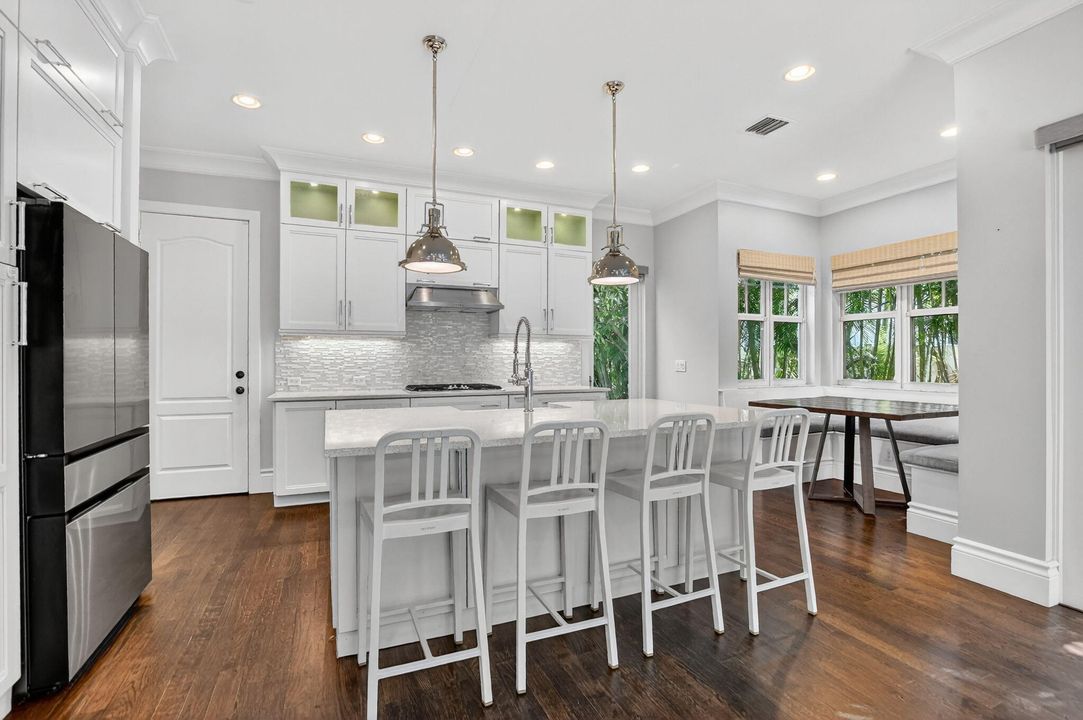 В аренду: $12,999 (5 спален, 5 ванн, 3697 Квадратных фут)