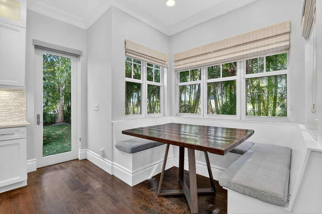 В аренду: $12,999 (5 спален, 5 ванн, 3697 Квадратных фут)