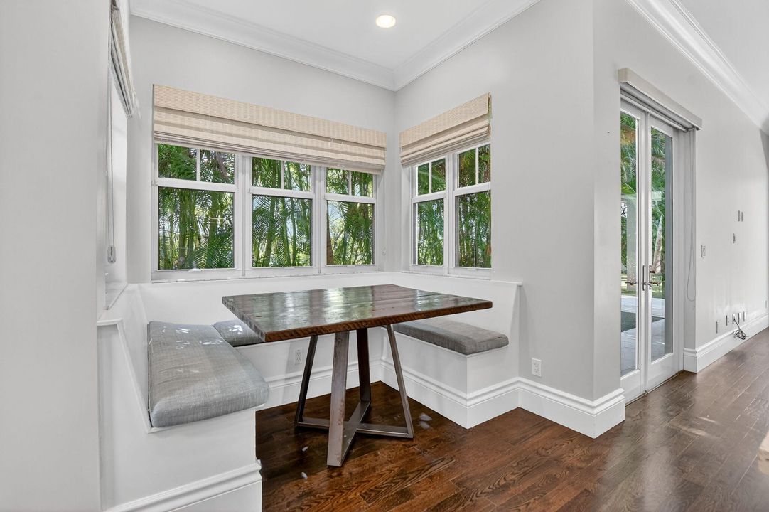 В аренду: $12,999 (5 спален, 5 ванн, 3697 Квадратных фут)