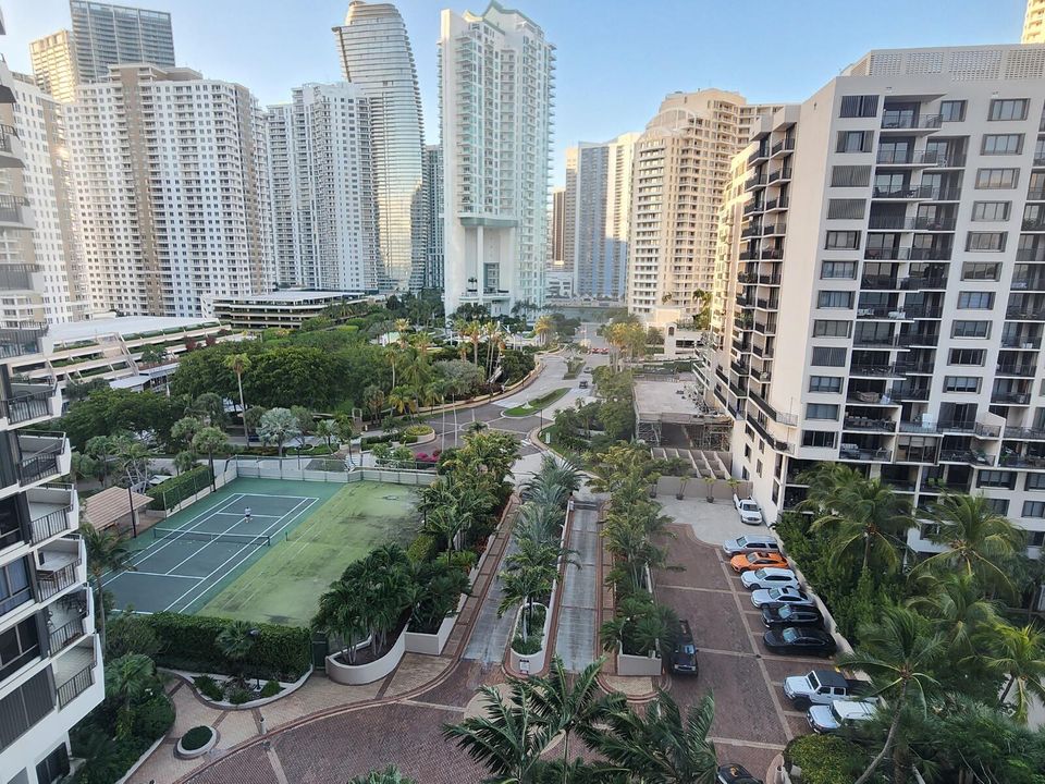 For Rent: $4,700 (2 beds, 2 baths, 1278 Square Feet)