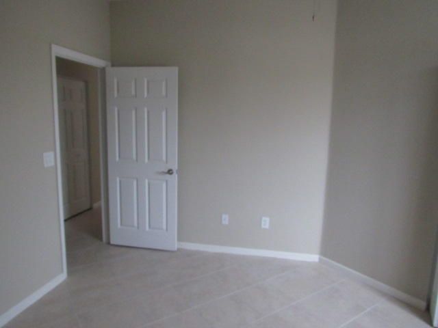 待售: $209,000 (3 贝兹, 2 浴室, 1044 平方英尺)