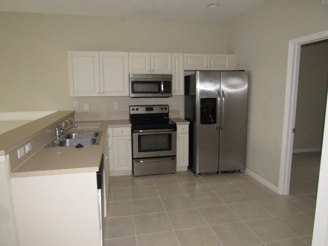 待售: $209,000 (3 贝兹, 2 浴室, 1044 平方英尺)