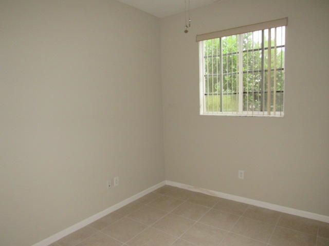 待售: $209,000 (3 贝兹, 2 浴室, 1044 平方英尺)