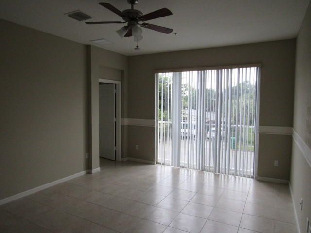 待售: $209,000 (3 贝兹, 2 浴室, 1044 平方英尺)