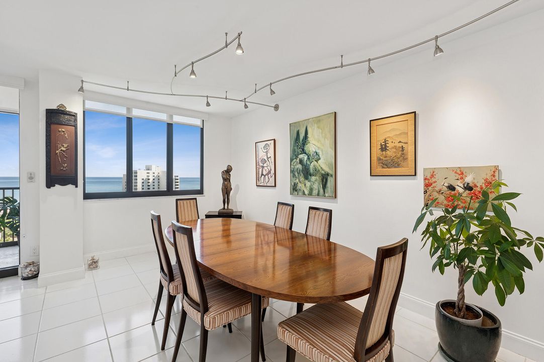 For Sale: $995,000 (2 beds, 2 baths, 1452 Square Feet)