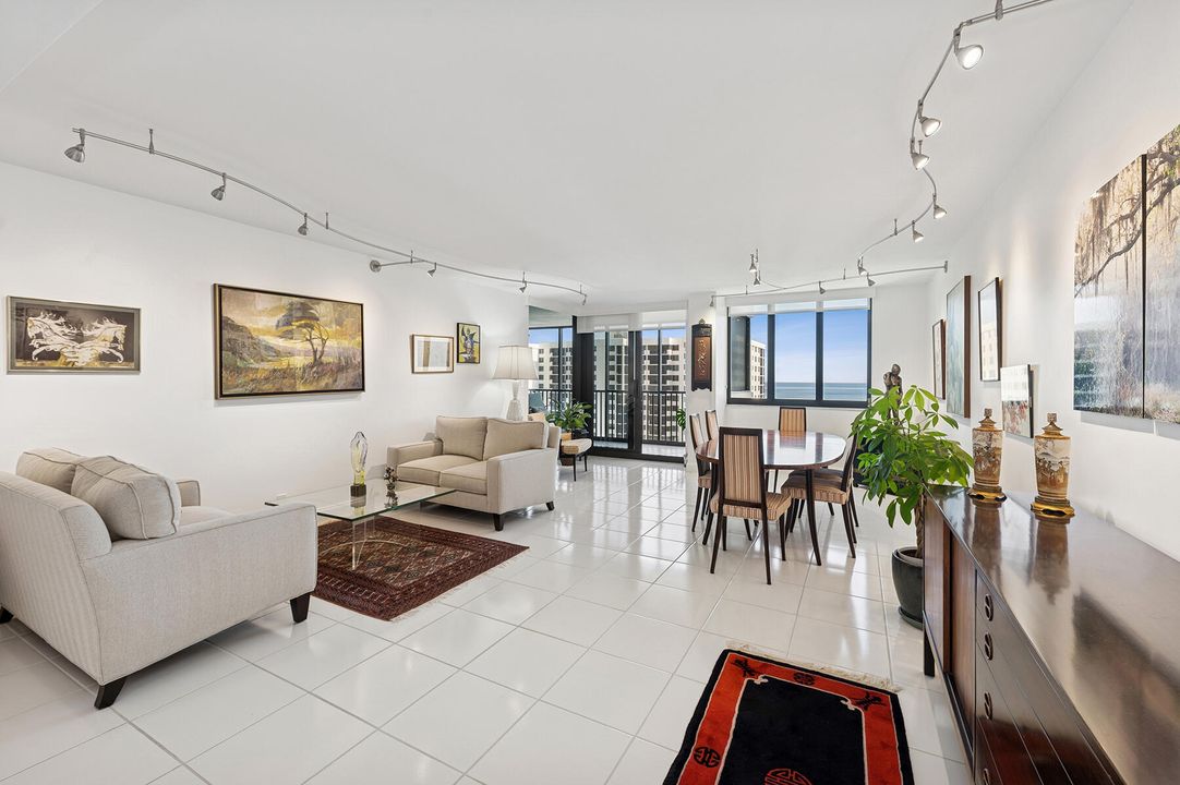 For Sale: $995,000 (2 beds, 2 baths, 1452 Square Feet)