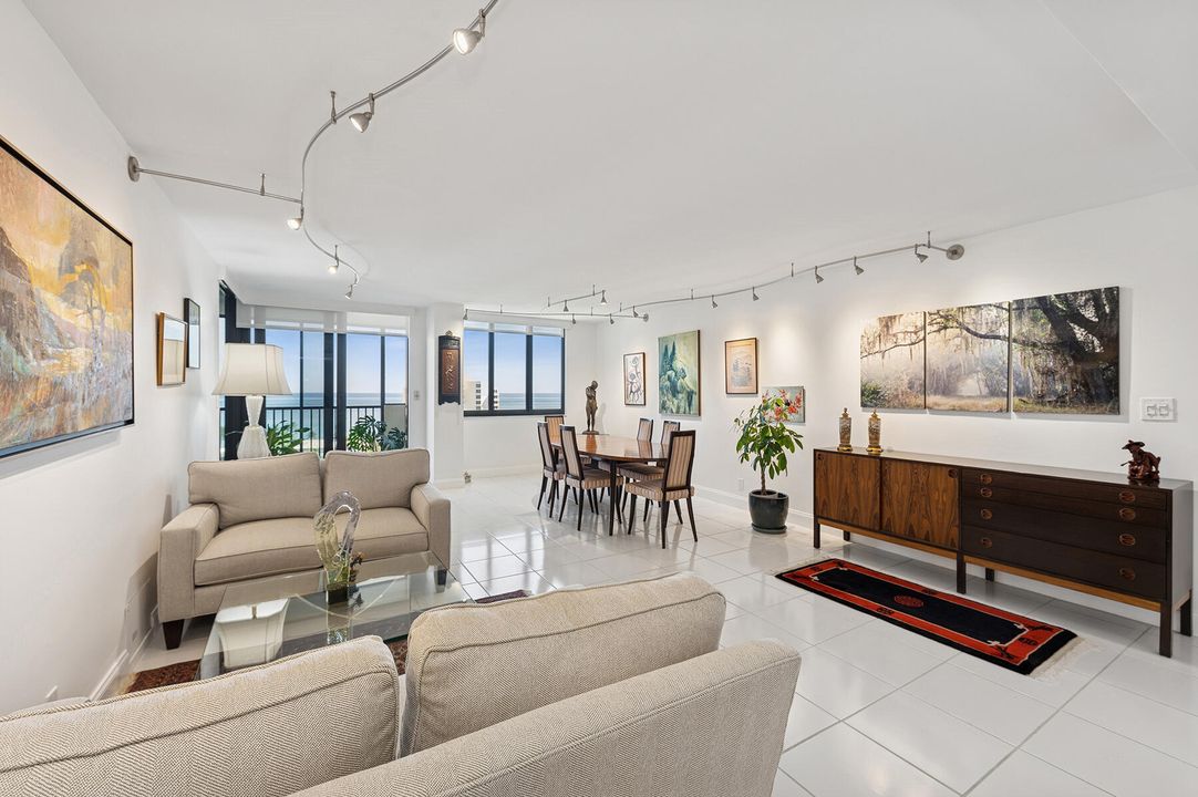 For Sale: $995,000 (2 beds, 2 baths, 1452 Square Feet)