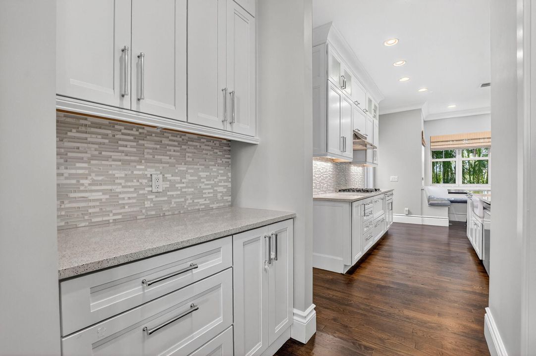 В аренду: $12,999 (5 спален, 5 ванн, 3697 Квадратных фут)