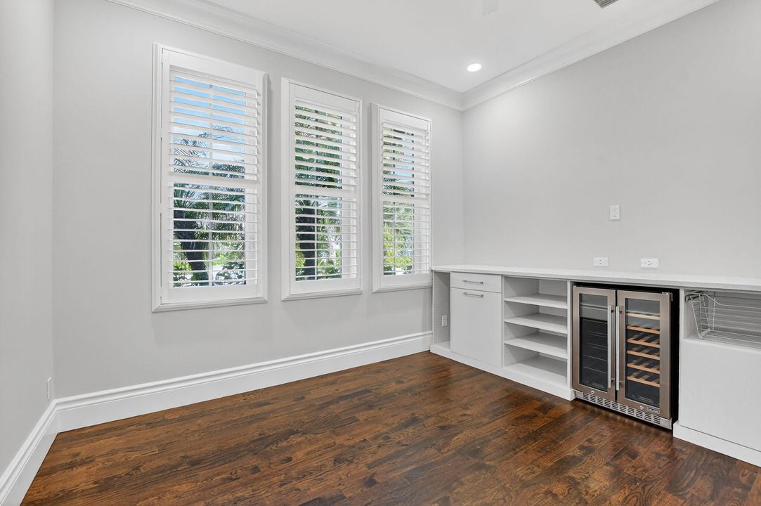 В аренду: $12,999 (5 спален, 5 ванн, 3697 Квадратных фут)