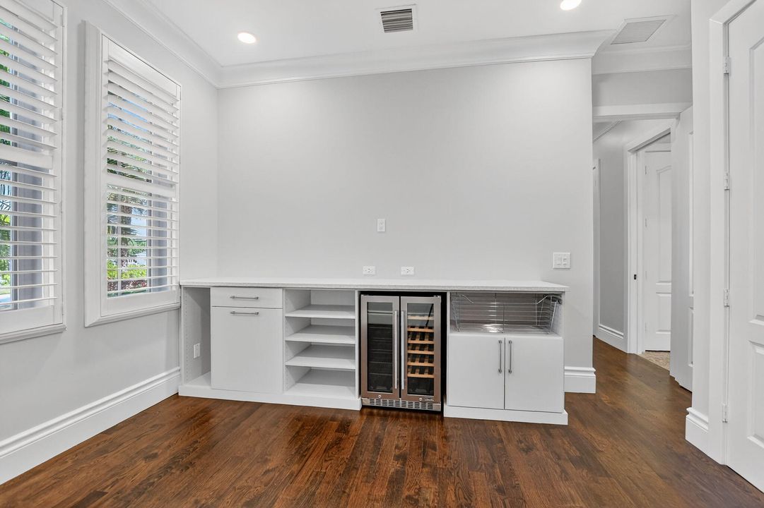 В аренду: $12,999 (5 спален, 5 ванн, 3697 Квадратных фут)