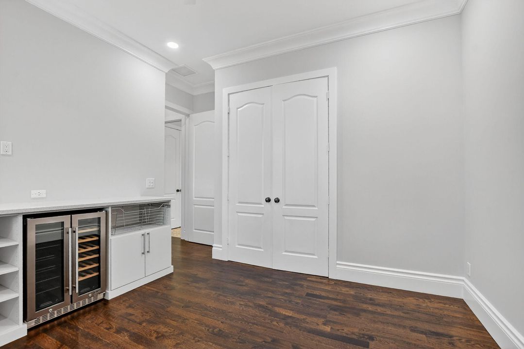 В аренду: $12,999 (5 спален, 5 ванн, 3697 Квадратных фут)