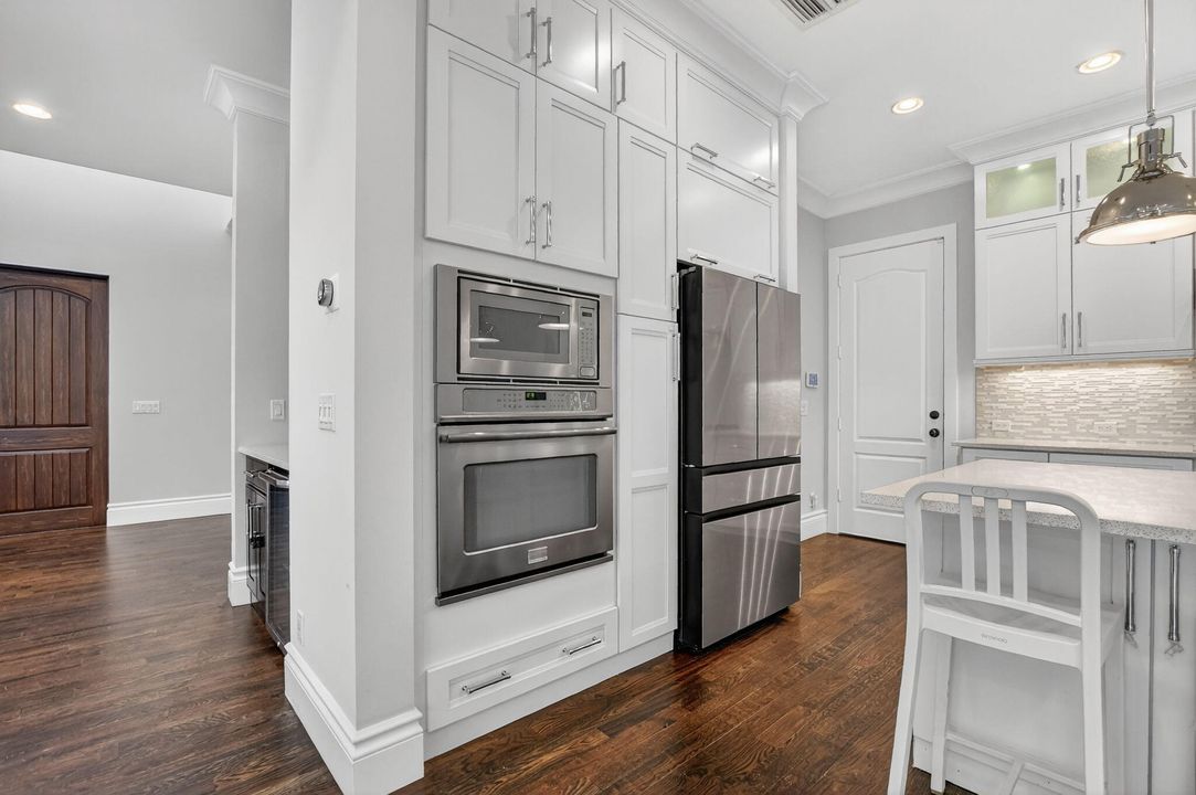 В аренду: $12,999 (5 спален, 5 ванн, 3697 Квадратных фут)