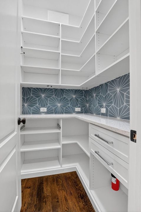 В аренду: $12,999 (5 спален, 5 ванн, 3697 Квадратных фут)