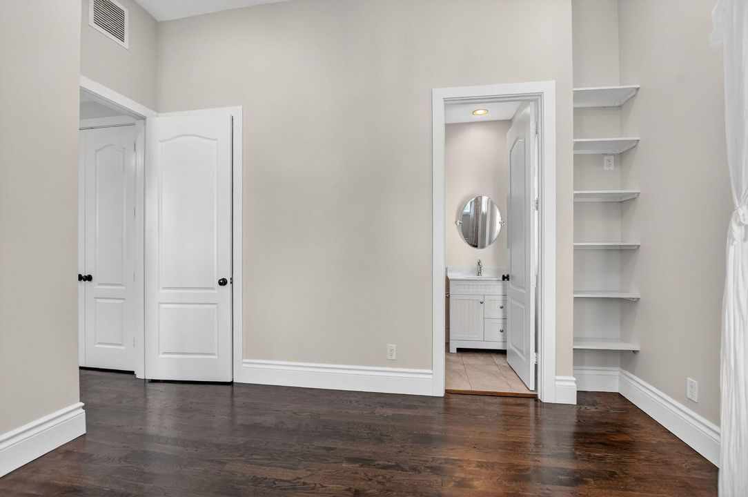 В аренду: $12,999 (5 спален, 5 ванн, 3697 Квадратных фут)