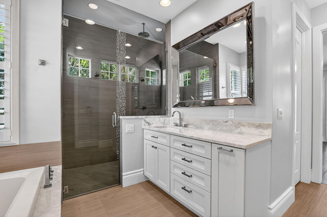 В аренду: $12,999 (5 спален, 5 ванн, 3697 Квадратных фут)