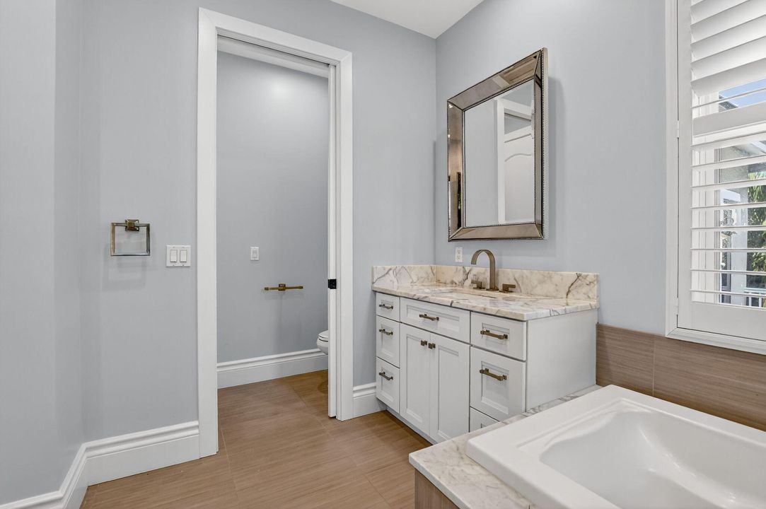 В аренду: $12,999 (5 спален, 5 ванн, 3697 Квадратных фут)