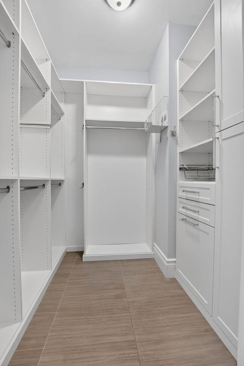 В аренду: $12,999 (5 спален, 5 ванн, 3697 Квадратных фут)