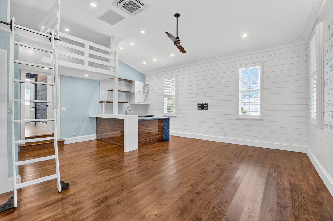 В аренду: $12,999 (5 спален, 5 ванн, 3697 Квадратных фут)