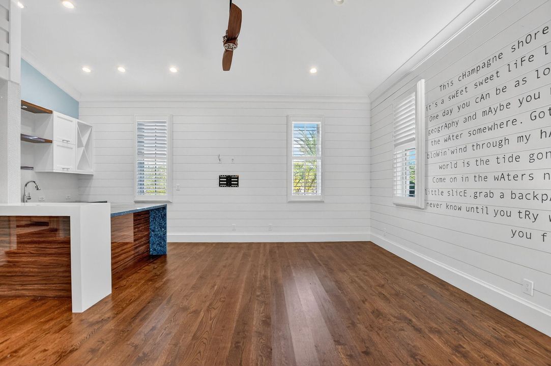 В аренду: $12,999 (5 спален, 5 ванн, 3697 Квадратных фут)