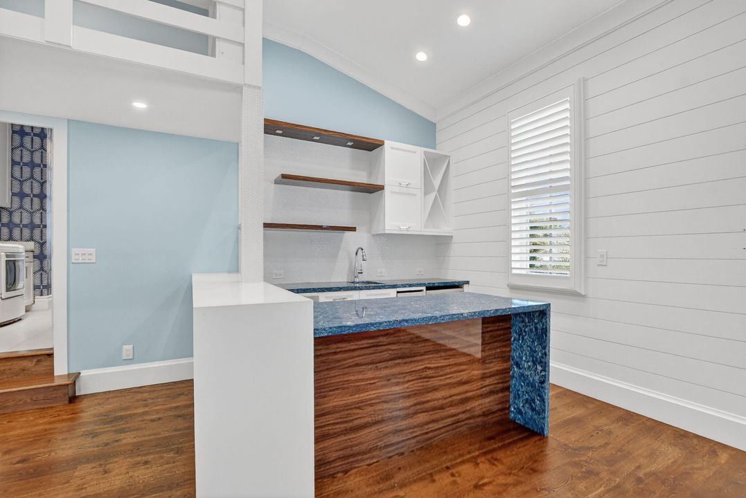 В аренду: $12,999 (5 спален, 5 ванн, 3697 Квадратных фут)