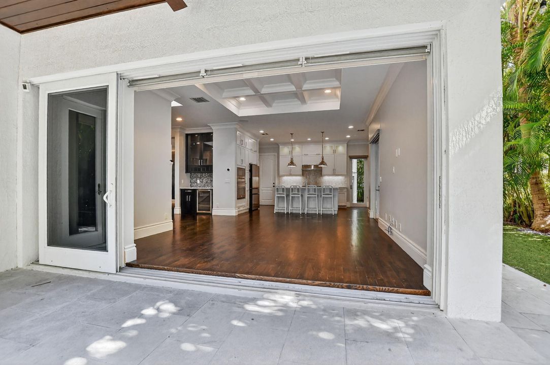 В аренду: $12,999 (5 спален, 5 ванн, 3697 Квадратных фут)