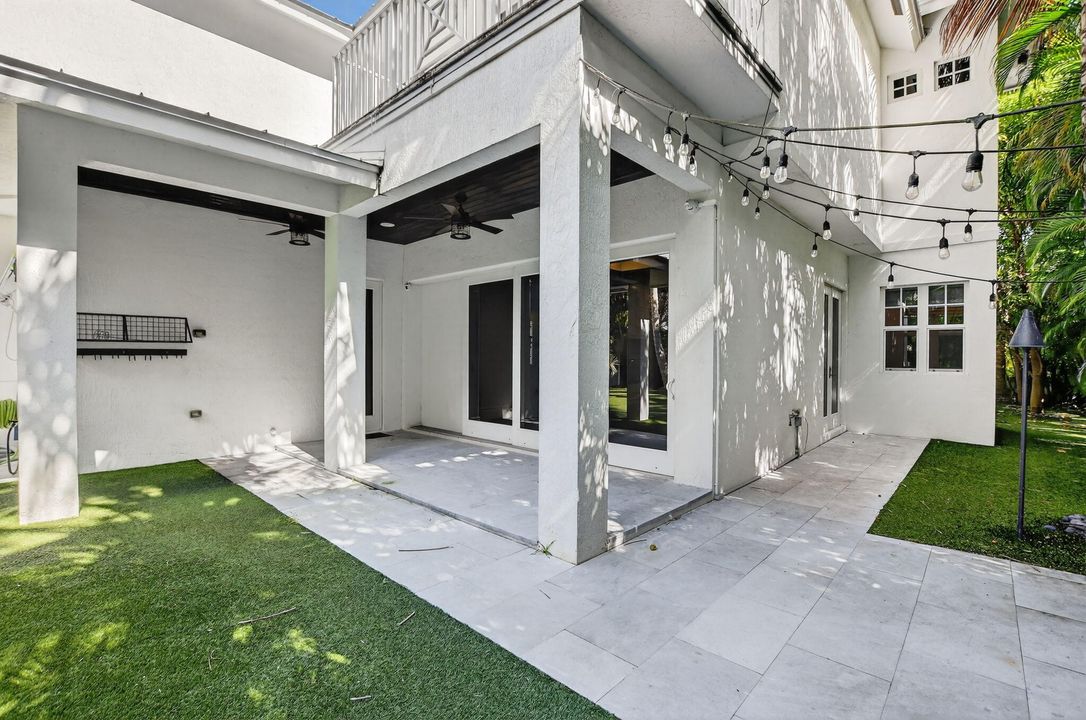 В аренду: $12,999 (5 спален, 5 ванн, 3697 Квадратных фут)