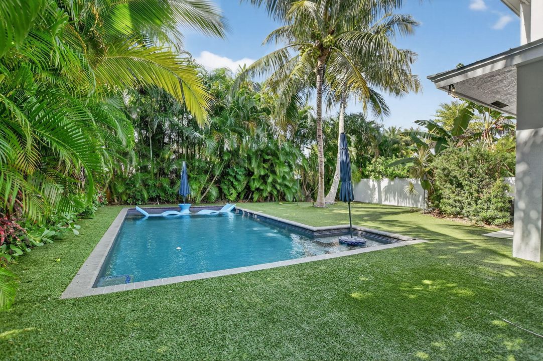 В аренду: $12,999 (5 спален, 5 ванн, 3697 Квадратных фут)