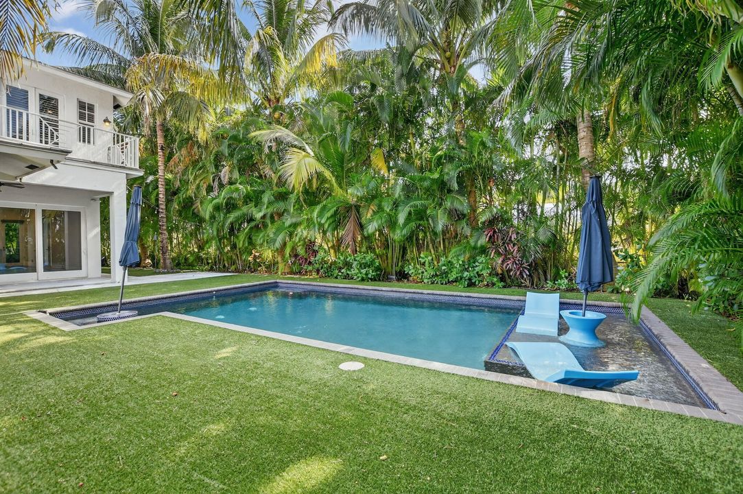 В аренду: $12,999 (5 спален, 5 ванн, 3697 Квадратных фут)