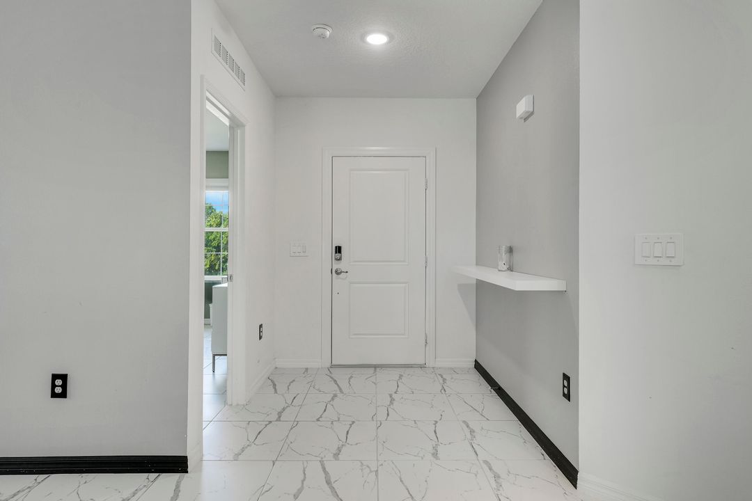 待售: $560,000 (4 贝兹, 2 浴室, 2066 平方英尺)