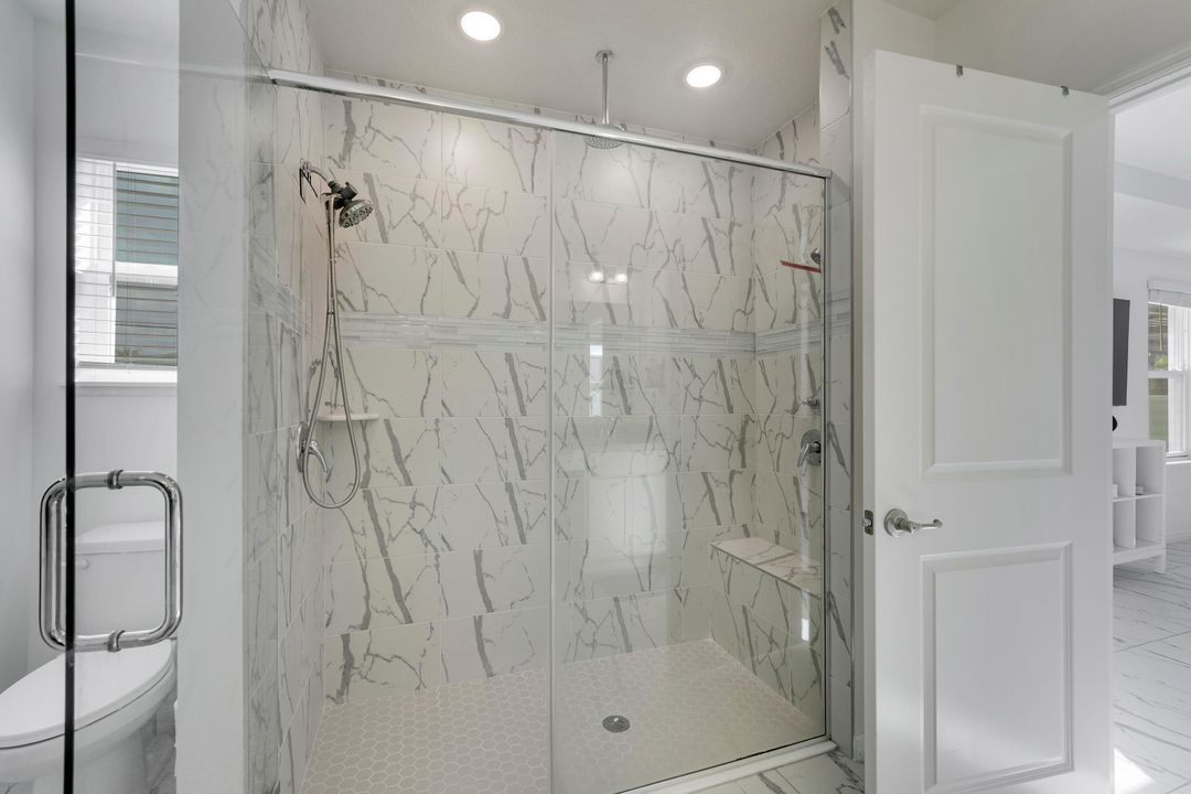 待售: $560,000 (4 贝兹, 2 浴室, 2066 平方英尺)