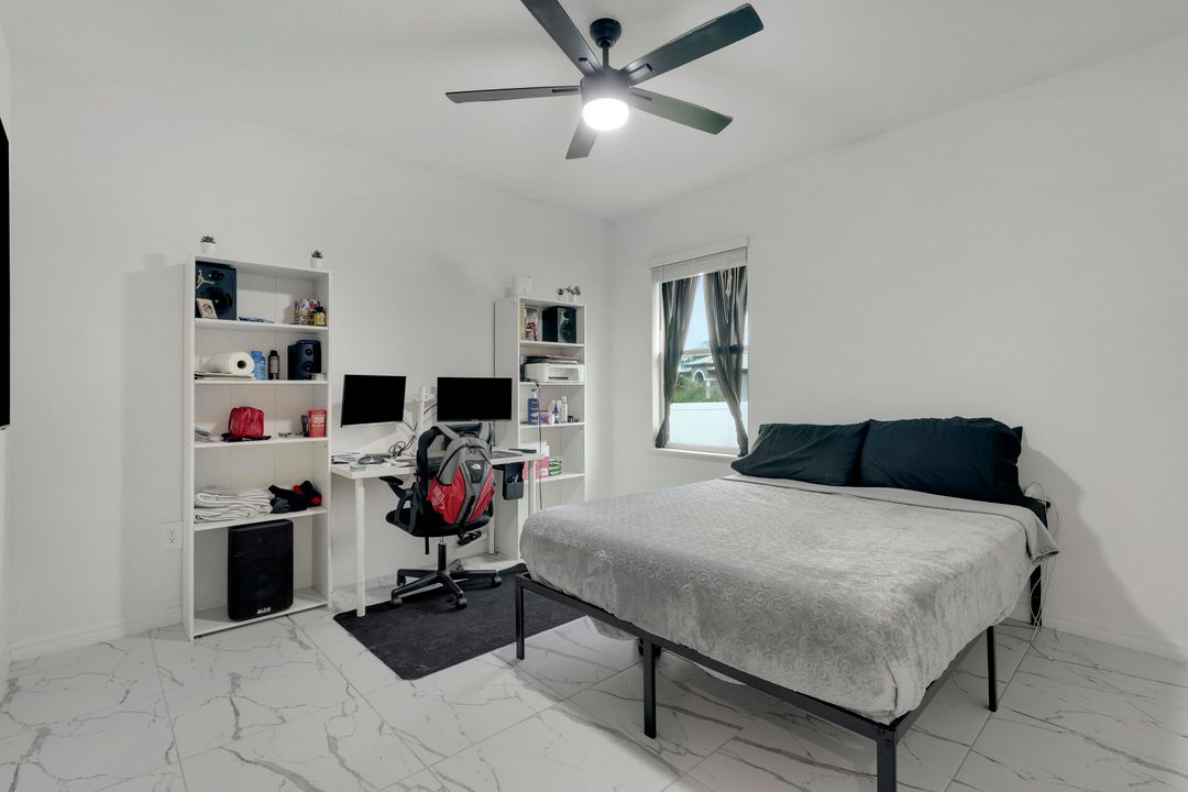 待售: $560,000 (4 贝兹, 2 浴室, 2066 平方英尺)