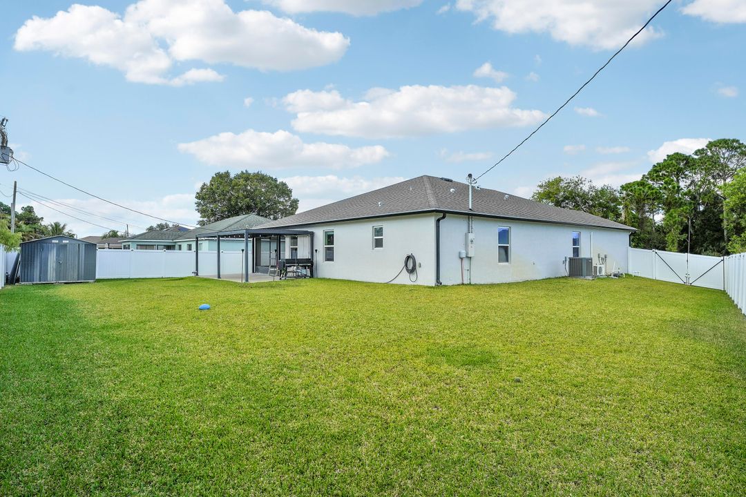 待售: $560,000 (4 贝兹, 2 浴室, 2066 平方英尺)