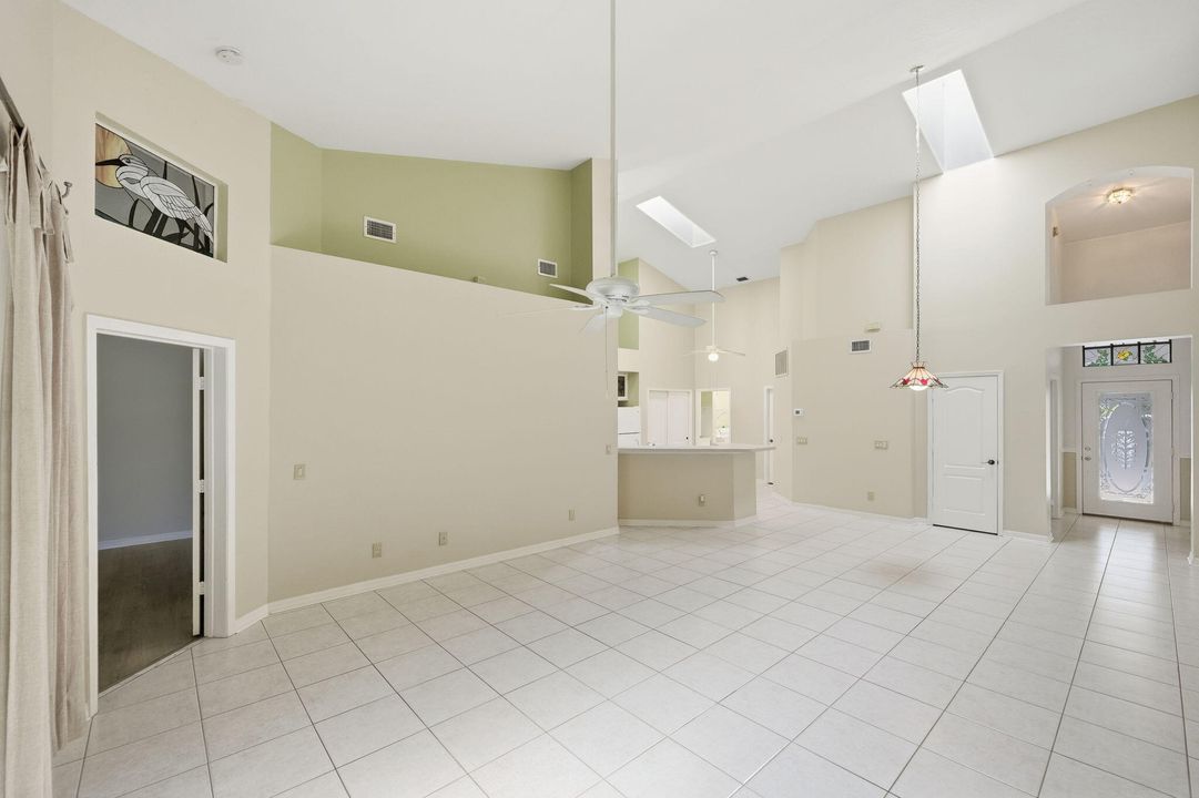 En Venta: $250,000 (2 camas, 2 baños, 1454 Pies cuadrados)