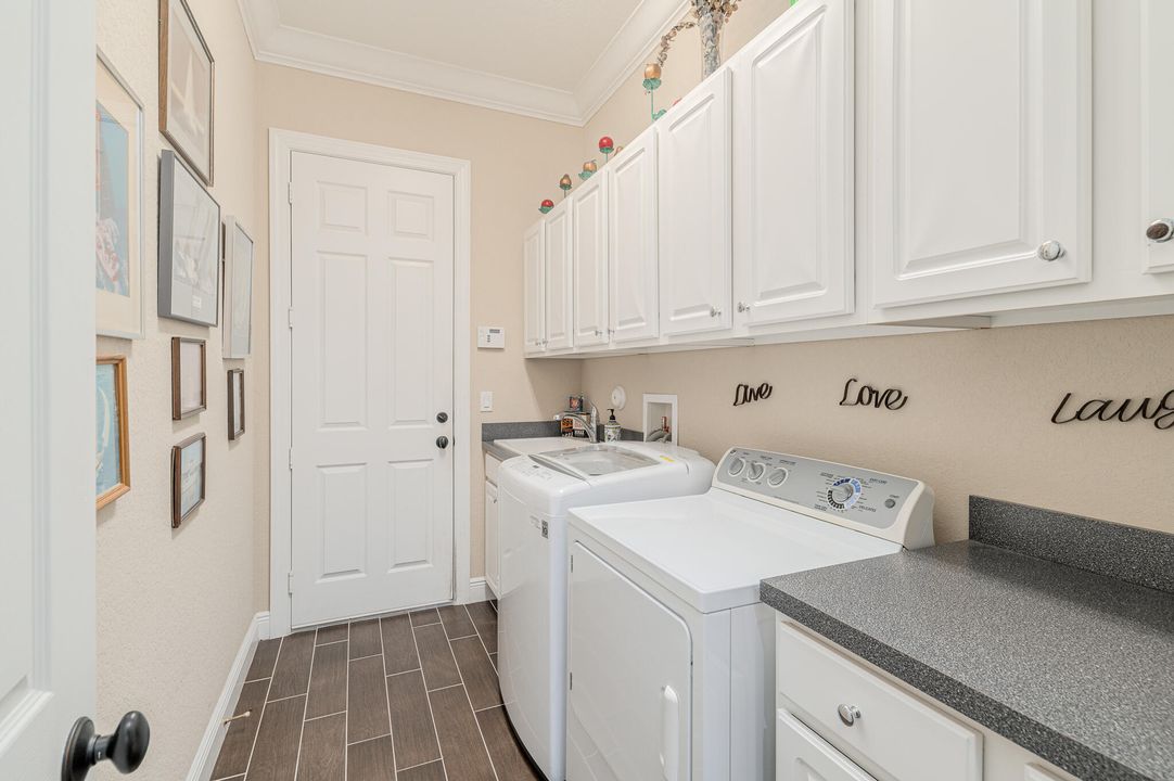 For Sale: $765,000 (4 beds, 4 baths, 3278 Square Feet)