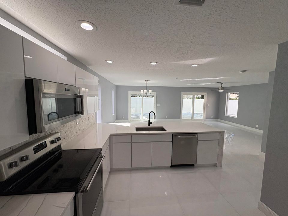 En Venta: $559,500 (3 camas, 2 baños, 1906 Pies cuadrados)