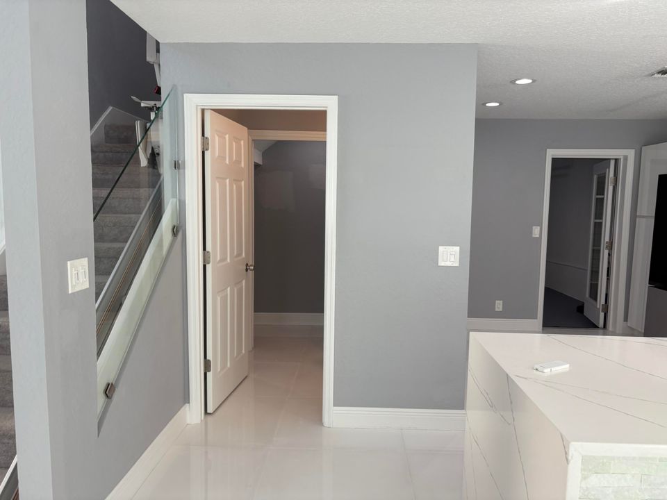 En Venta: $559,500 (3 camas, 2 baños, 1906 Pies cuadrados)