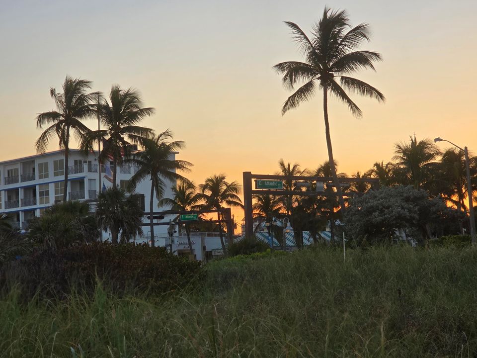 Active With Contract: $2,600 (1 beds, 1 baths, 650 Square Feet)