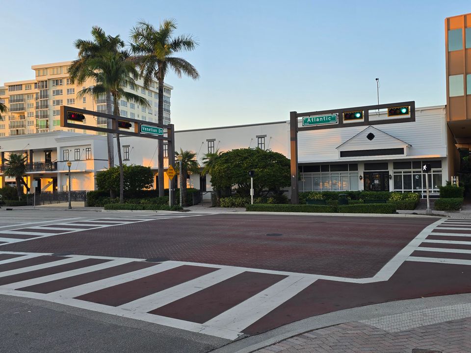 Active With Contract: $2,600 (1 beds, 1 baths, 650 Square Feet)