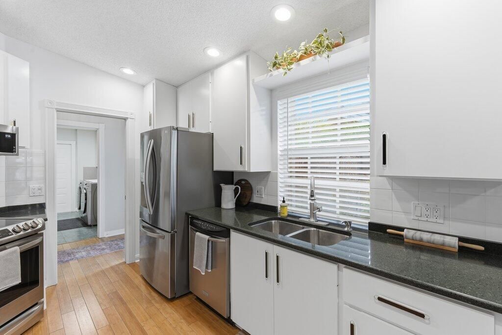 合同活跃: $339,999 (2 贝兹, 2 浴室, 1525 平方英尺)