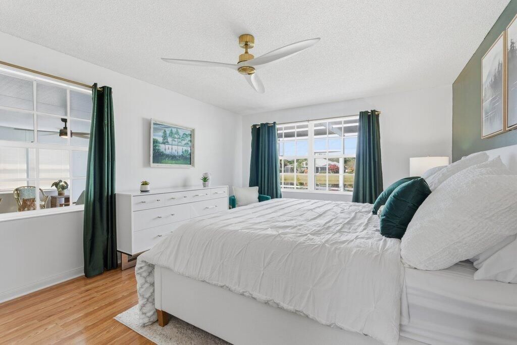 合同活跃: $339,999 (2 贝兹, 2 浴室, 1525 平方英尺)