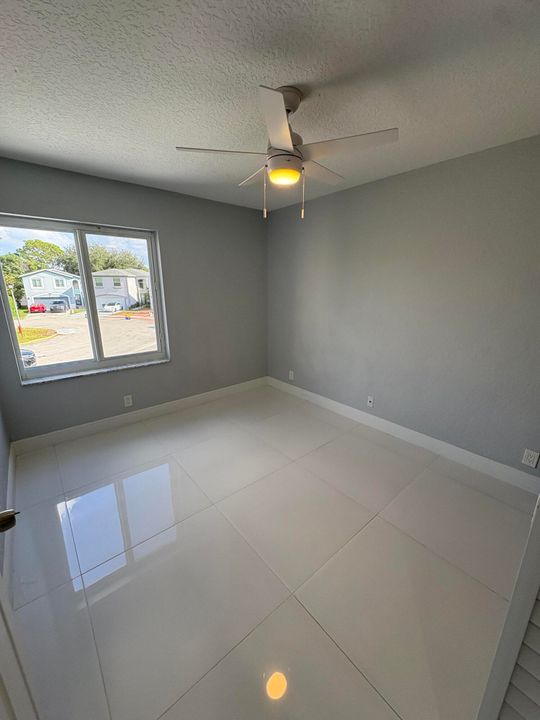 En Venta: $559,500 (3 camas, 2 baños, 1906 Pies cuadrados)